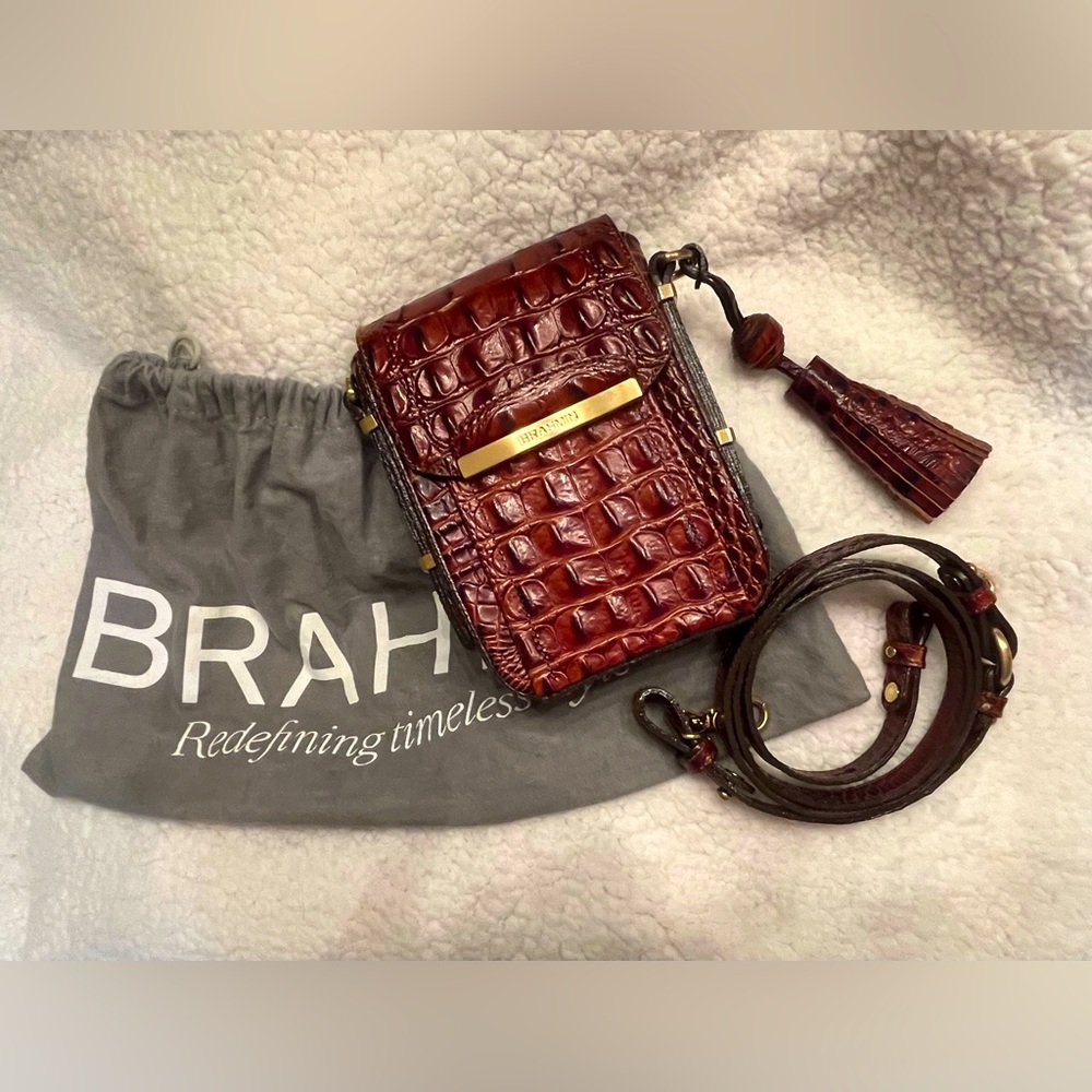 Pre-Owned Brahmin Melbourne
Sloane Leather Crossbody